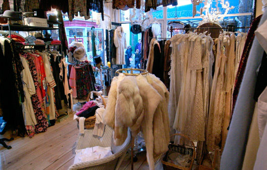 vintage store 2